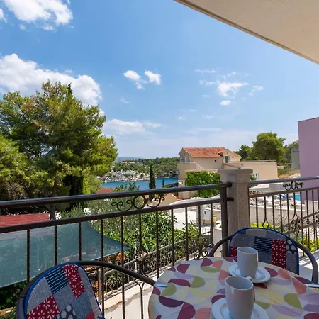 Listes Feriehus Milna (Brac)