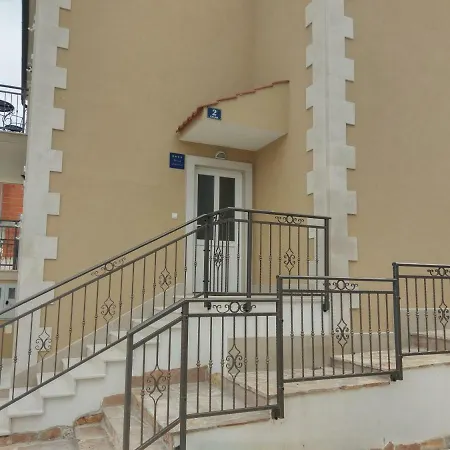 بيت للعطل Listes ميلنا